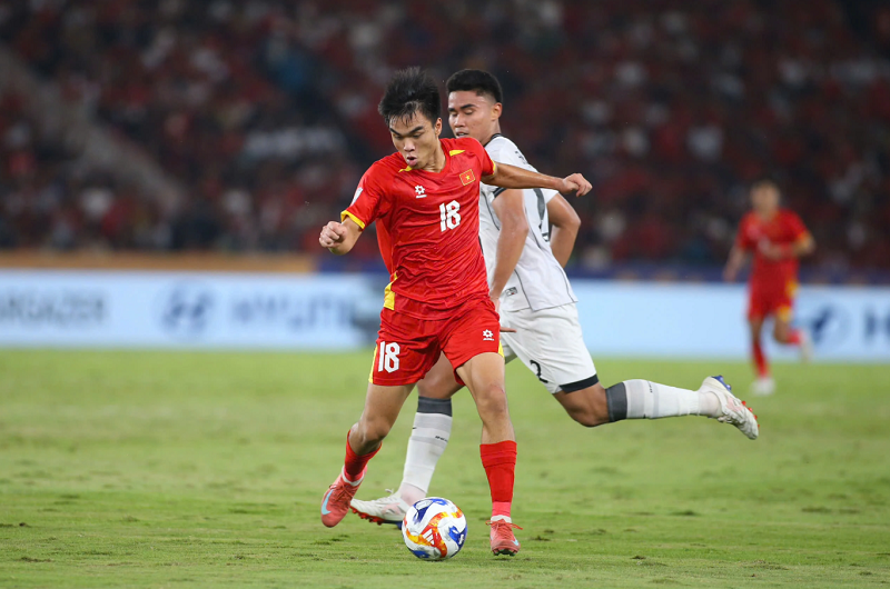 hlv-kim-sang-sik-dat-niem-tin-vao-cong-phuong-khang-dinh-anh-la-tuong-lai-cua-bong