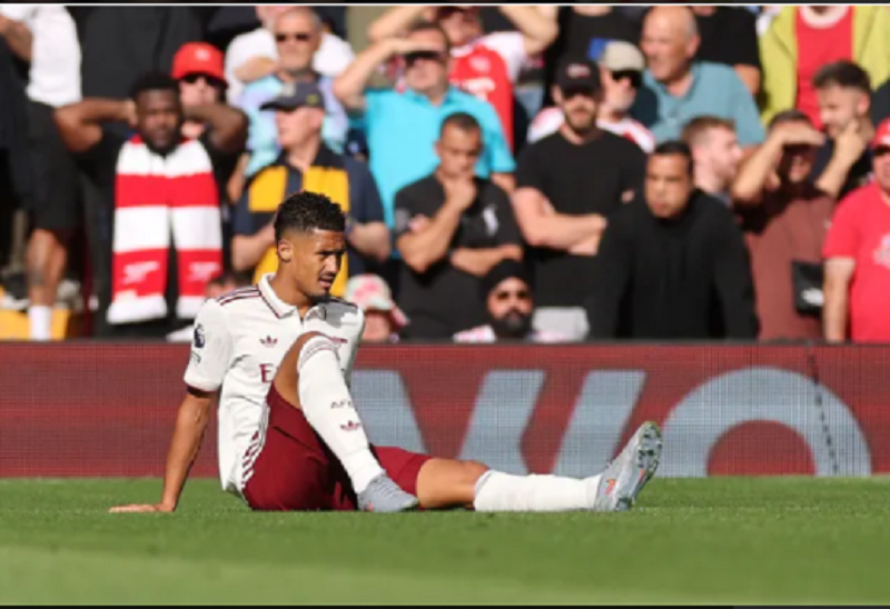 saliba-chan-thuong-mat-ca-arsenal-chiu-ton-that-truoc-brighton
